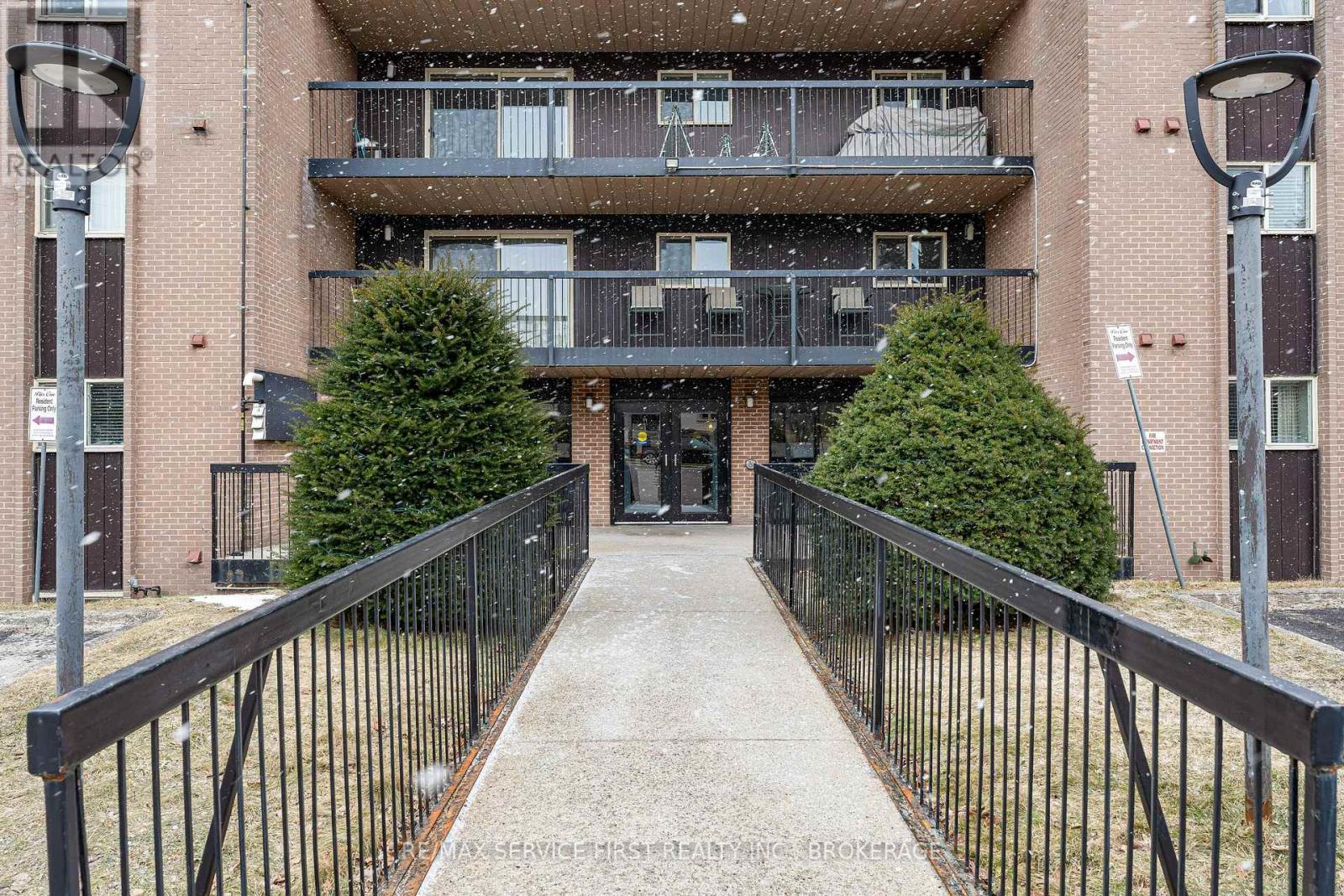 301 - 610 WILLIAM STREET S