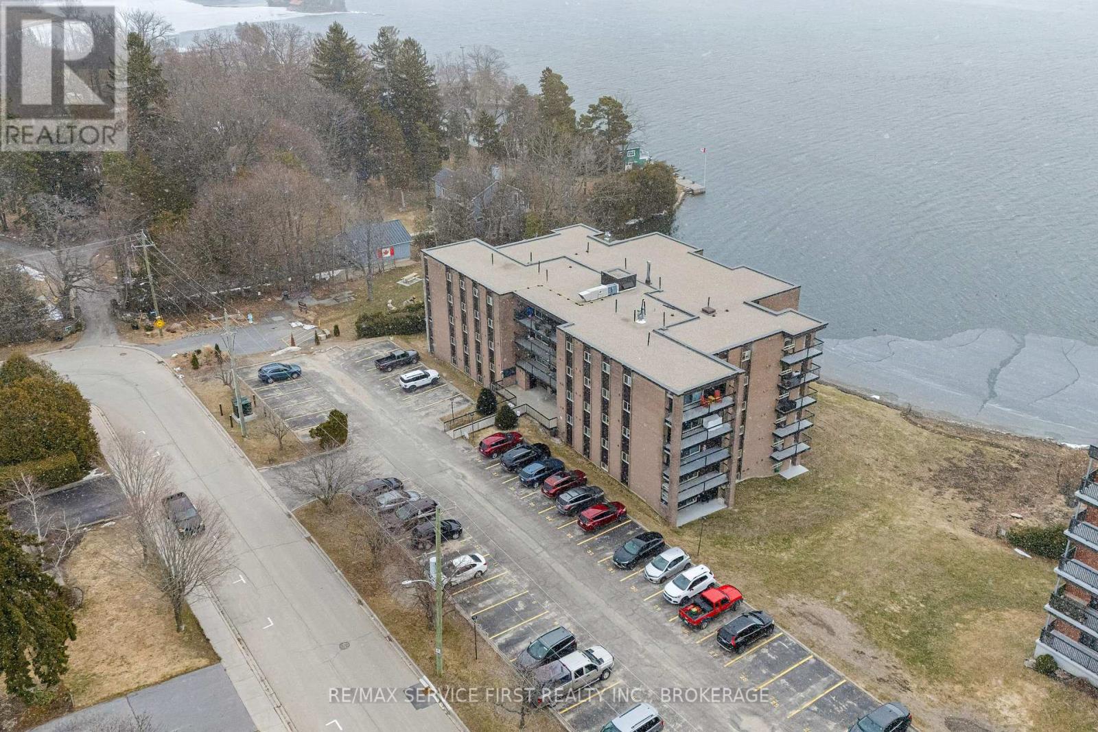 301 - 610 WILLIAM STREET S