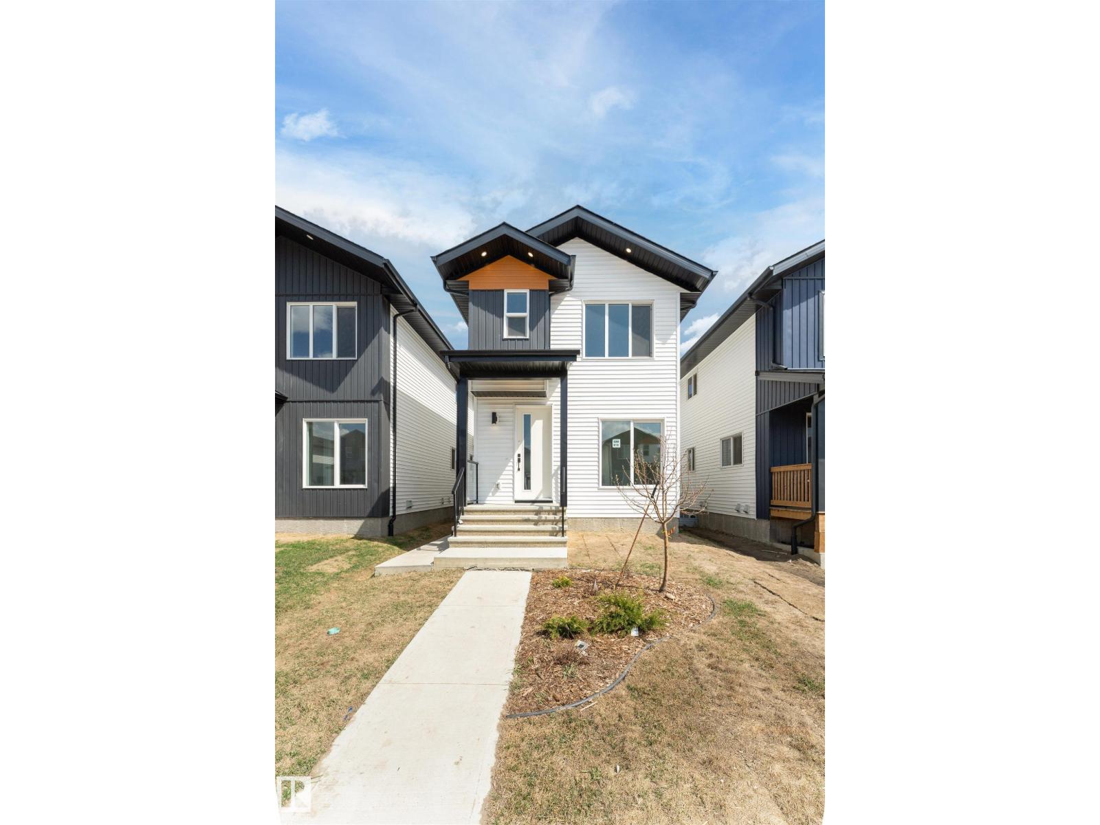 12447 47 ST NW
