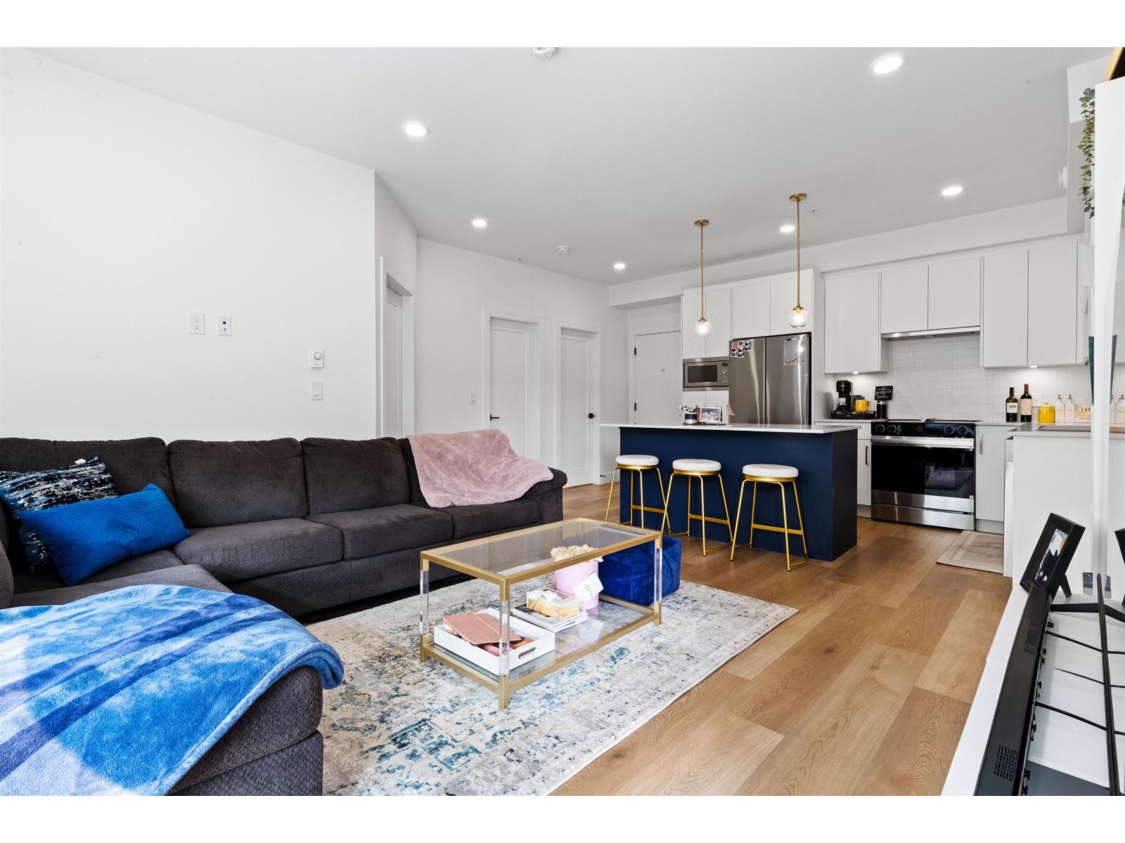 311 20286 72B AVENUE