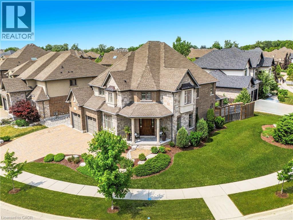 546 MANOR RIDGE Crescent