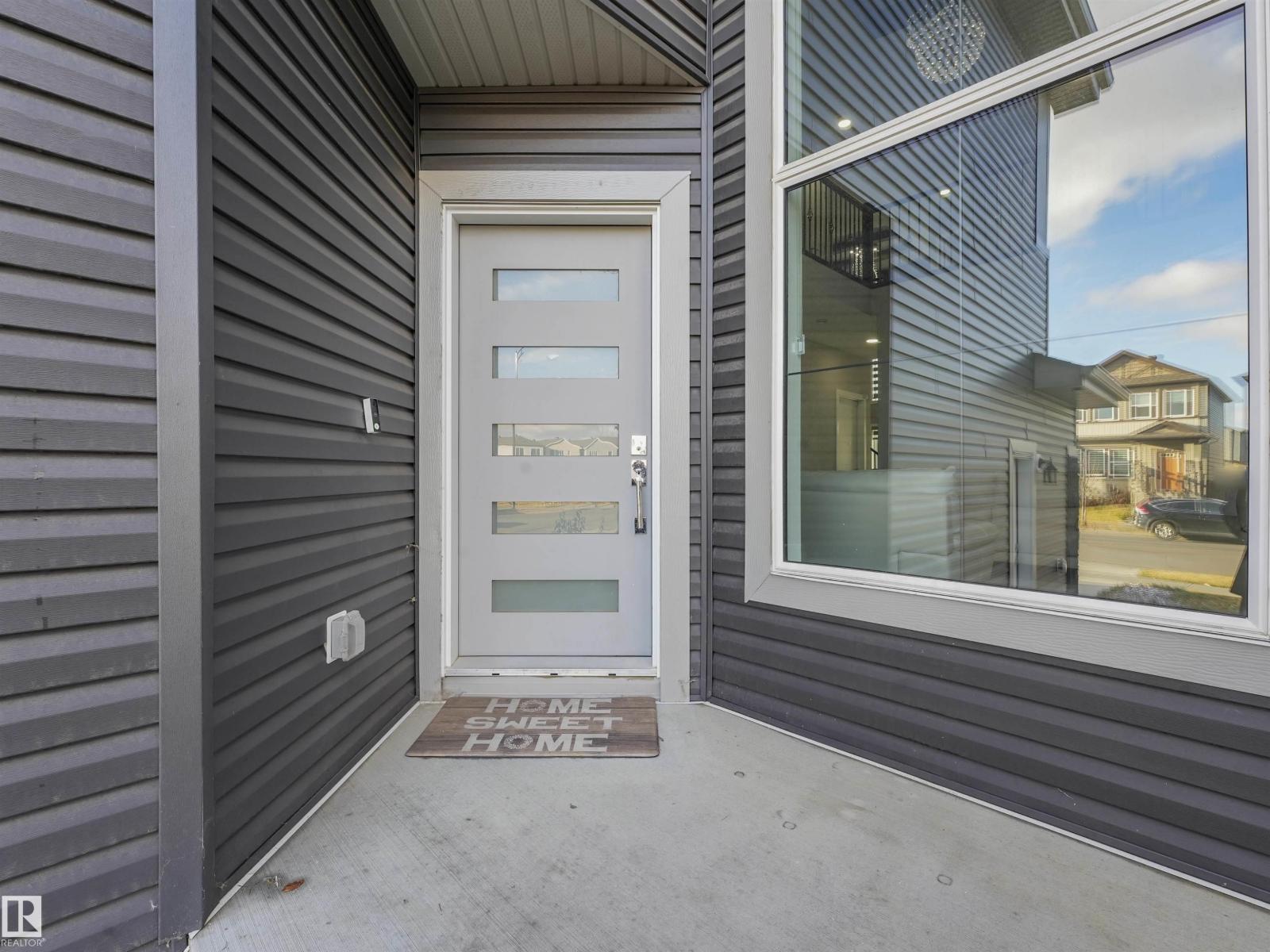 2412 14 AV NW