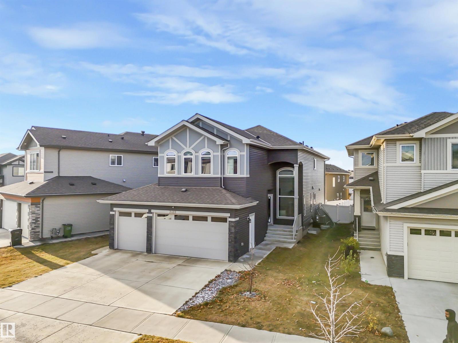 2412 14 AV NW