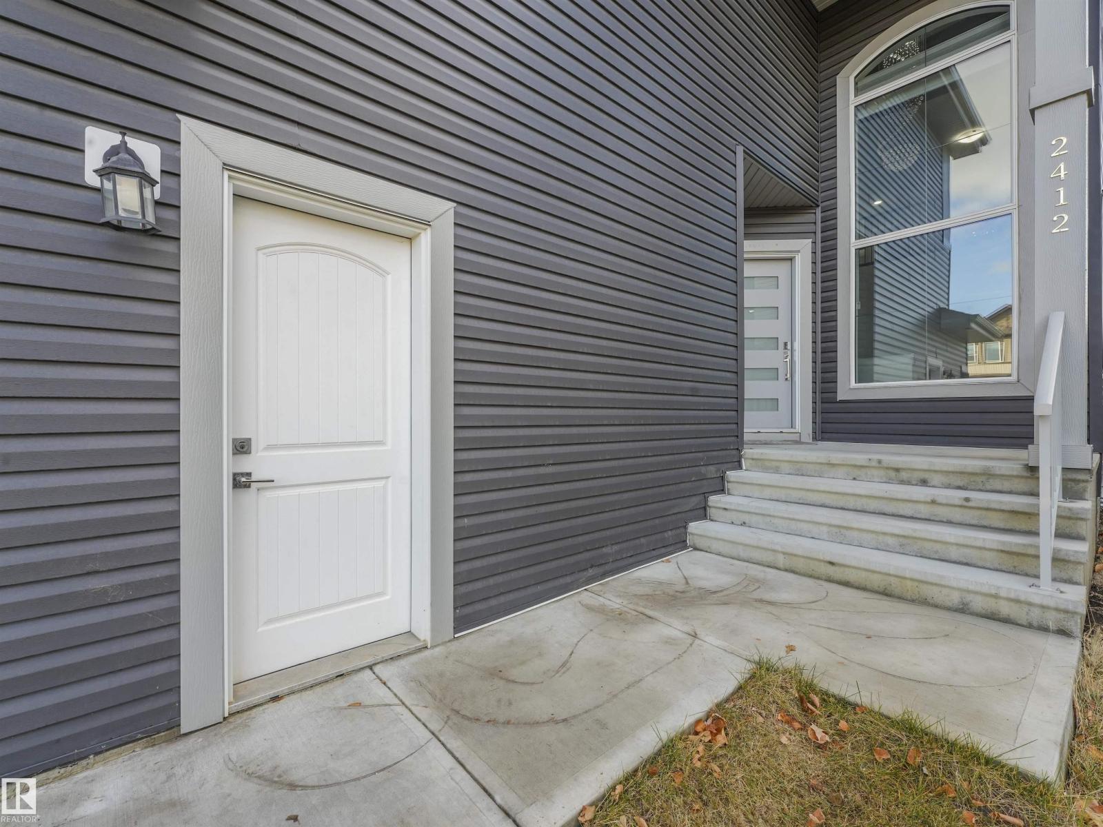 2412 14 AV NW