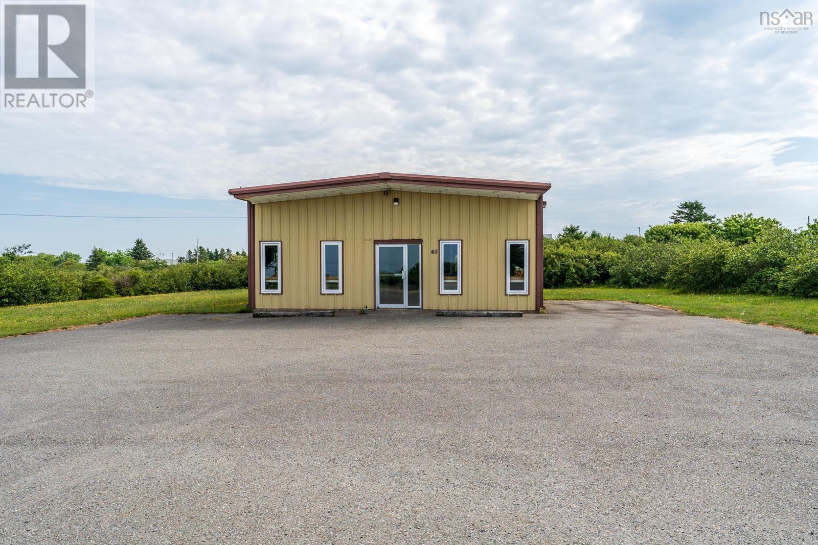 40 Schoolhouse Road