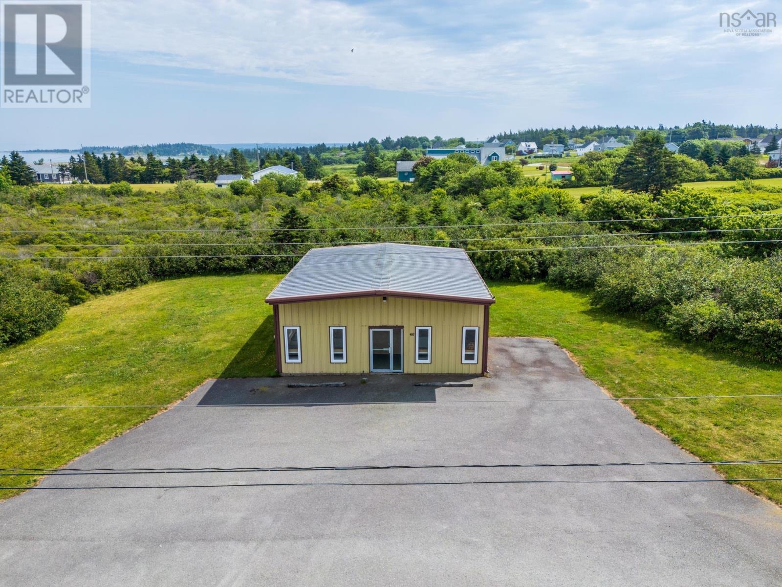 40 Schoolhouse Road