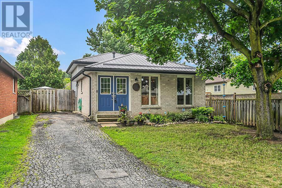 44 RAVINE CRESCENT