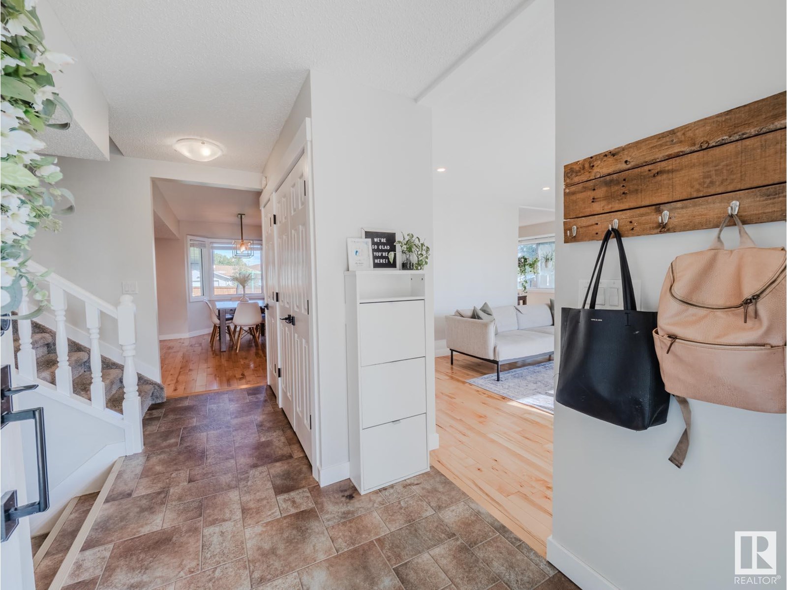 2444 78 ST NW
