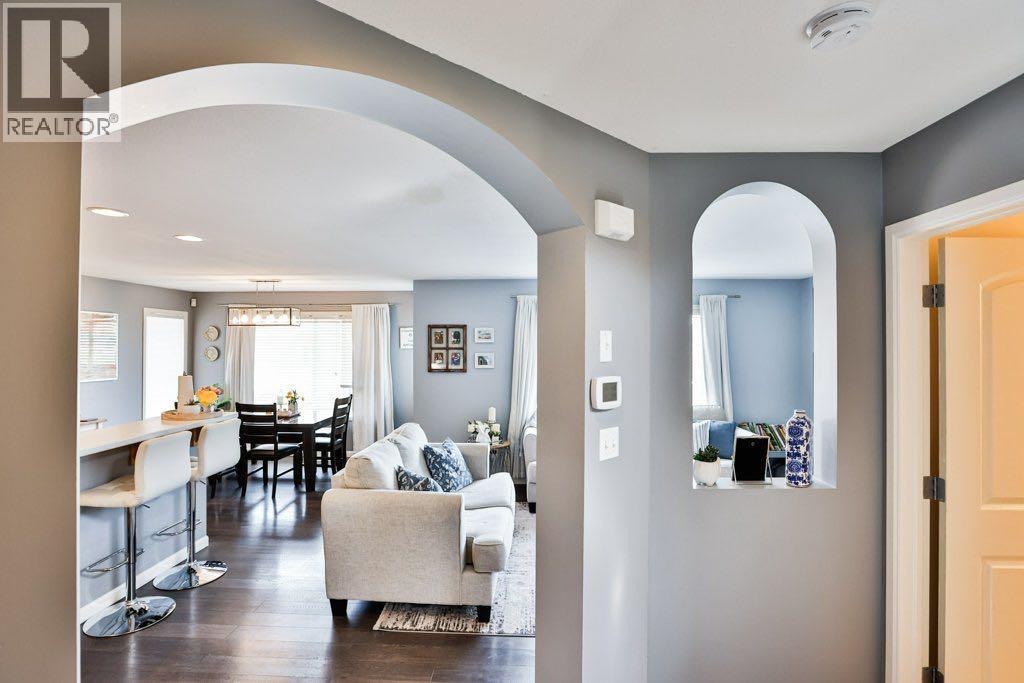 573 Squamish Lane W