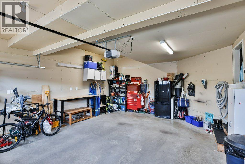 573 Squamish Lane W