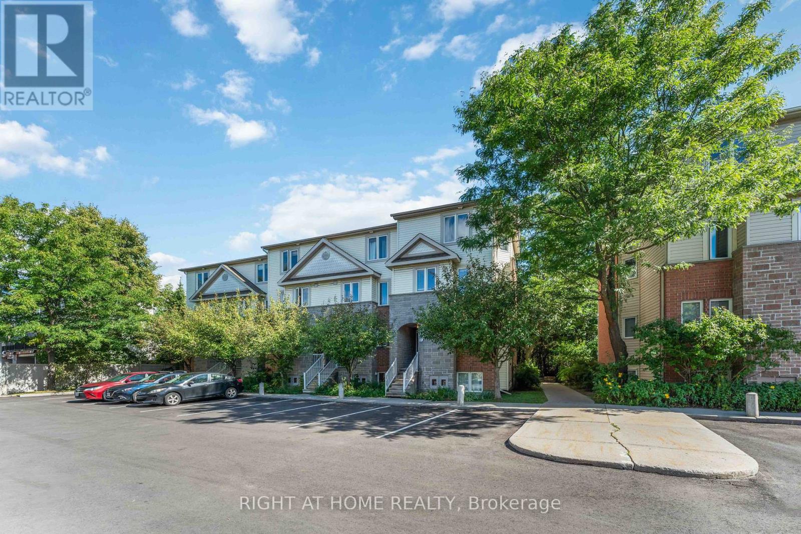 67 STRATHAVEN PRIVATE