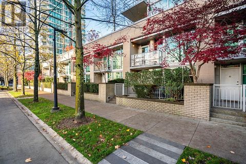 TH6 168 E ESPLANADE AVENUE North Vancouver BC V7L4X8