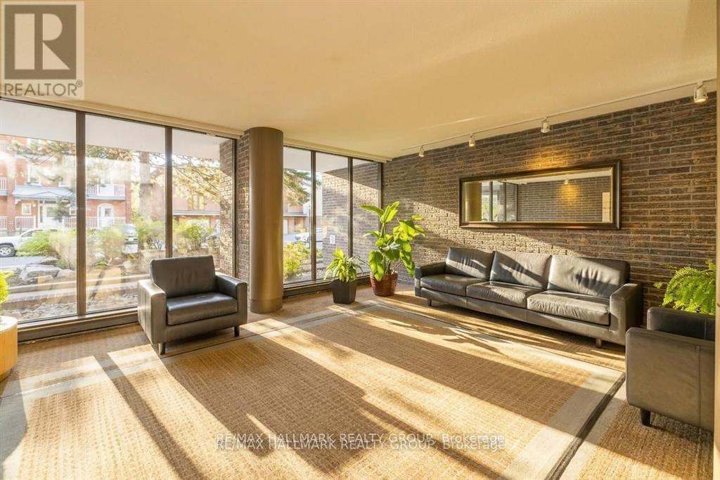 2003 - 71 SOMERSET STREET W