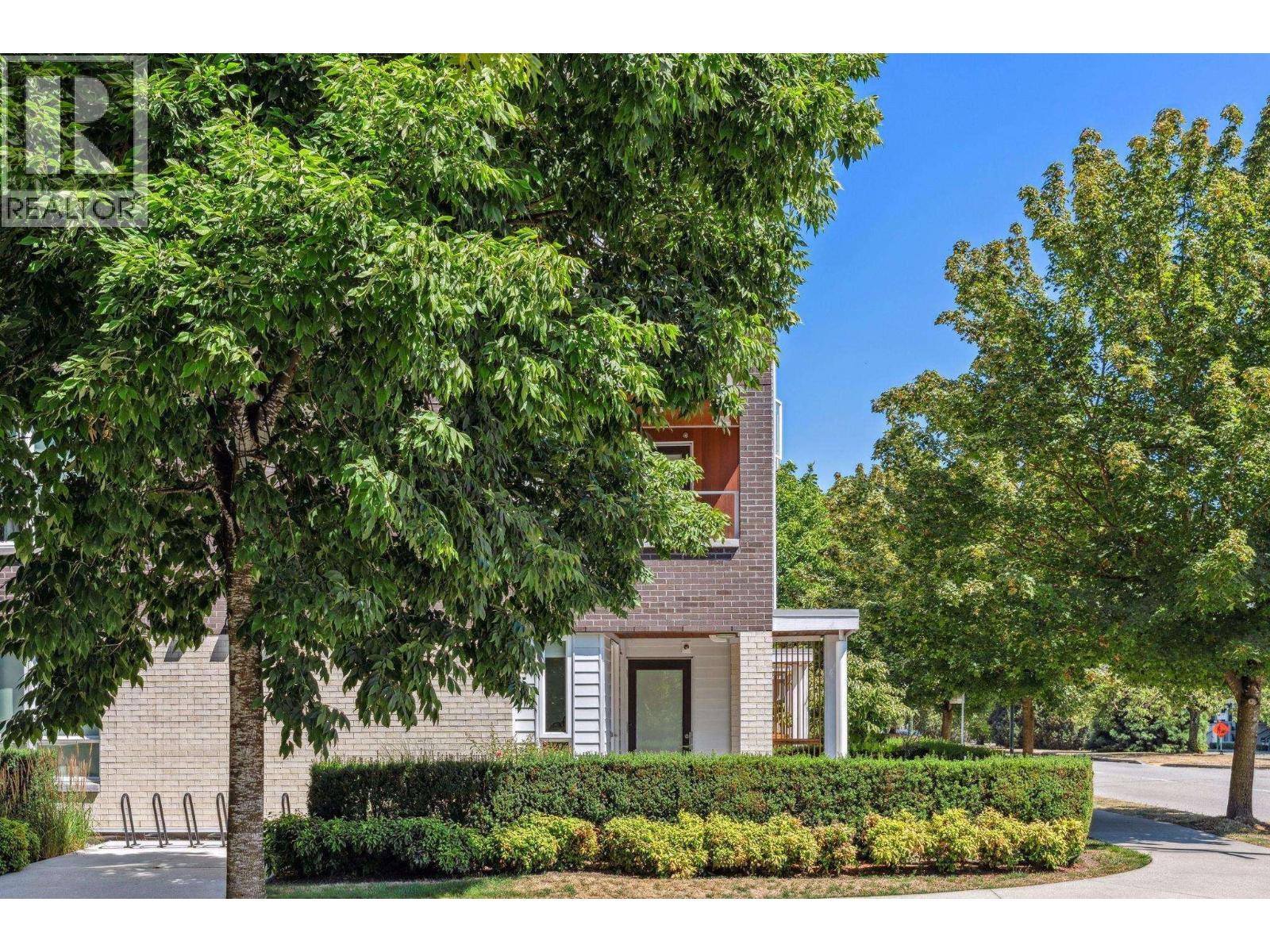 209 4080 YUKON STREET