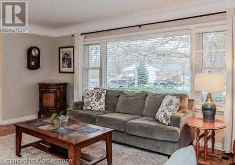 21 HIGHLAND Crescent