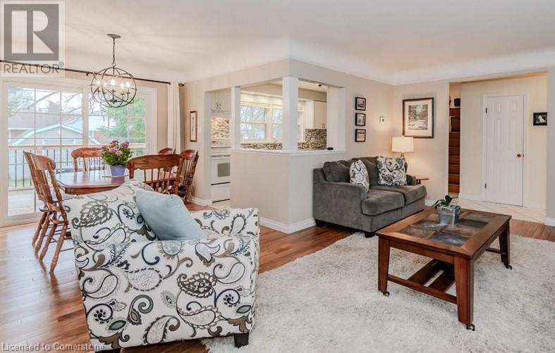 21 HIGHLAND Crescent
