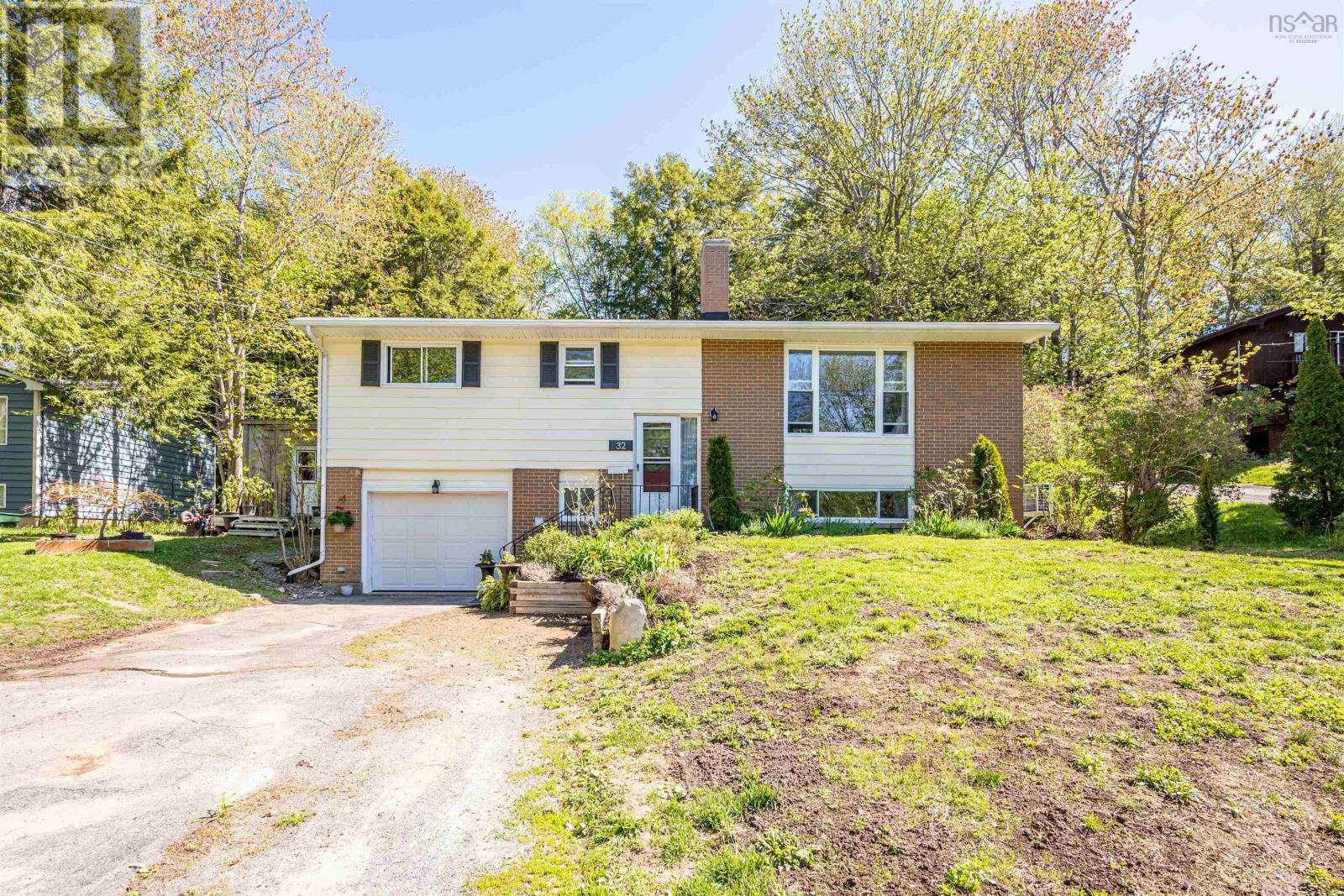 Photo 1 of 50 — 32 Martyn Drive, Fall River, NS B2T1E7