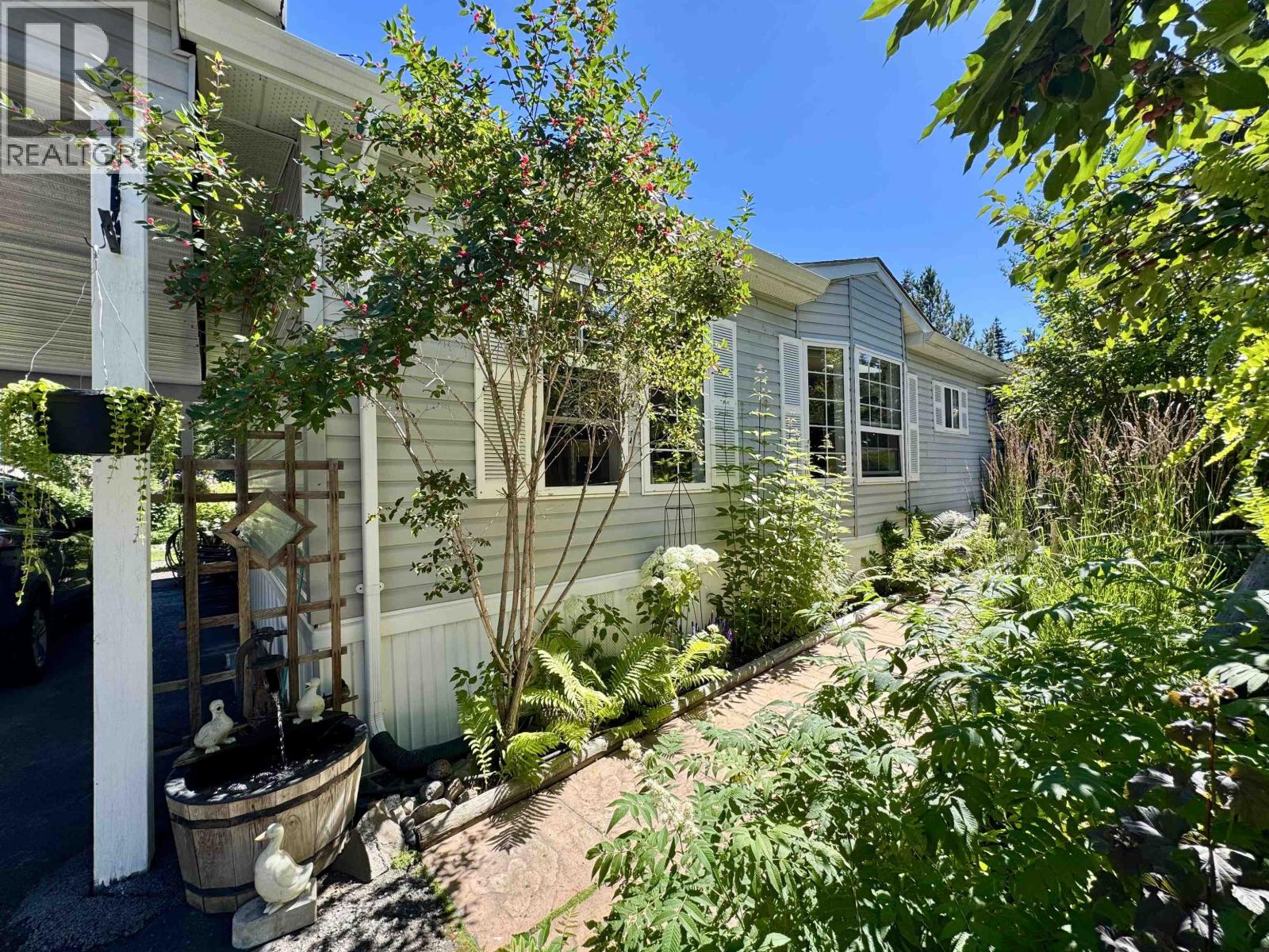 6485 GREY CRESCENT