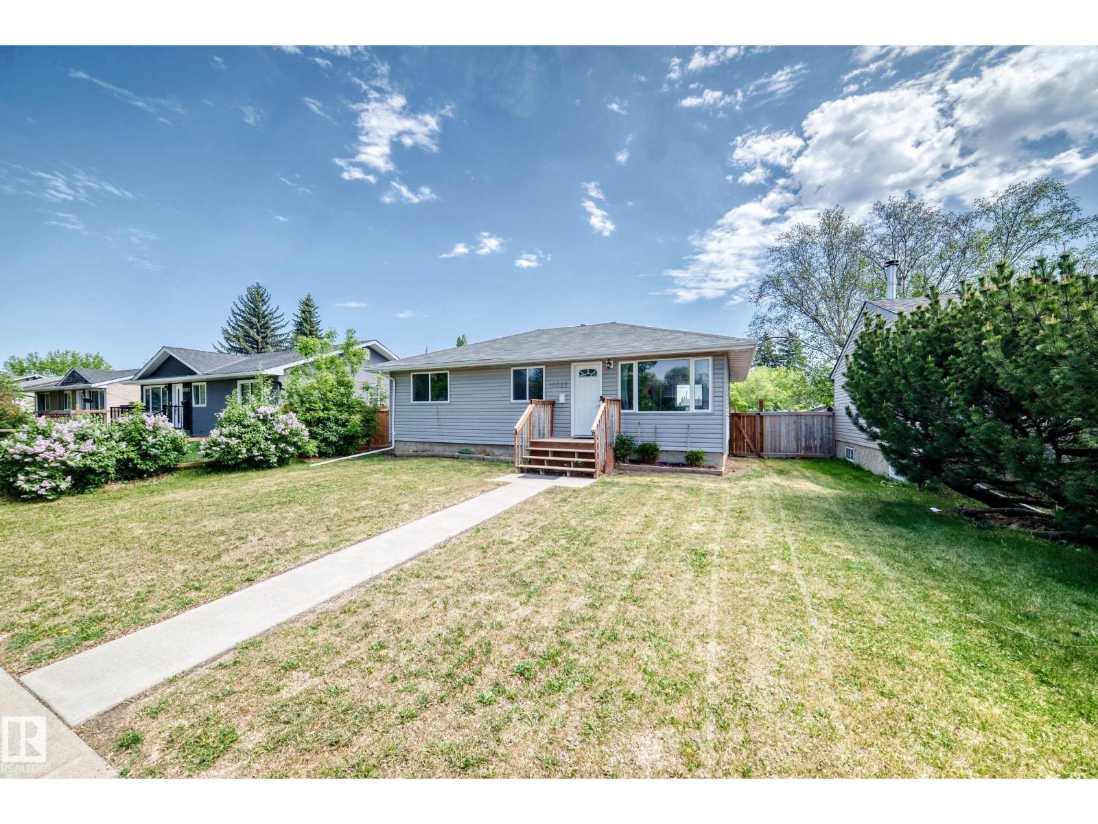 10521 163 ST NW