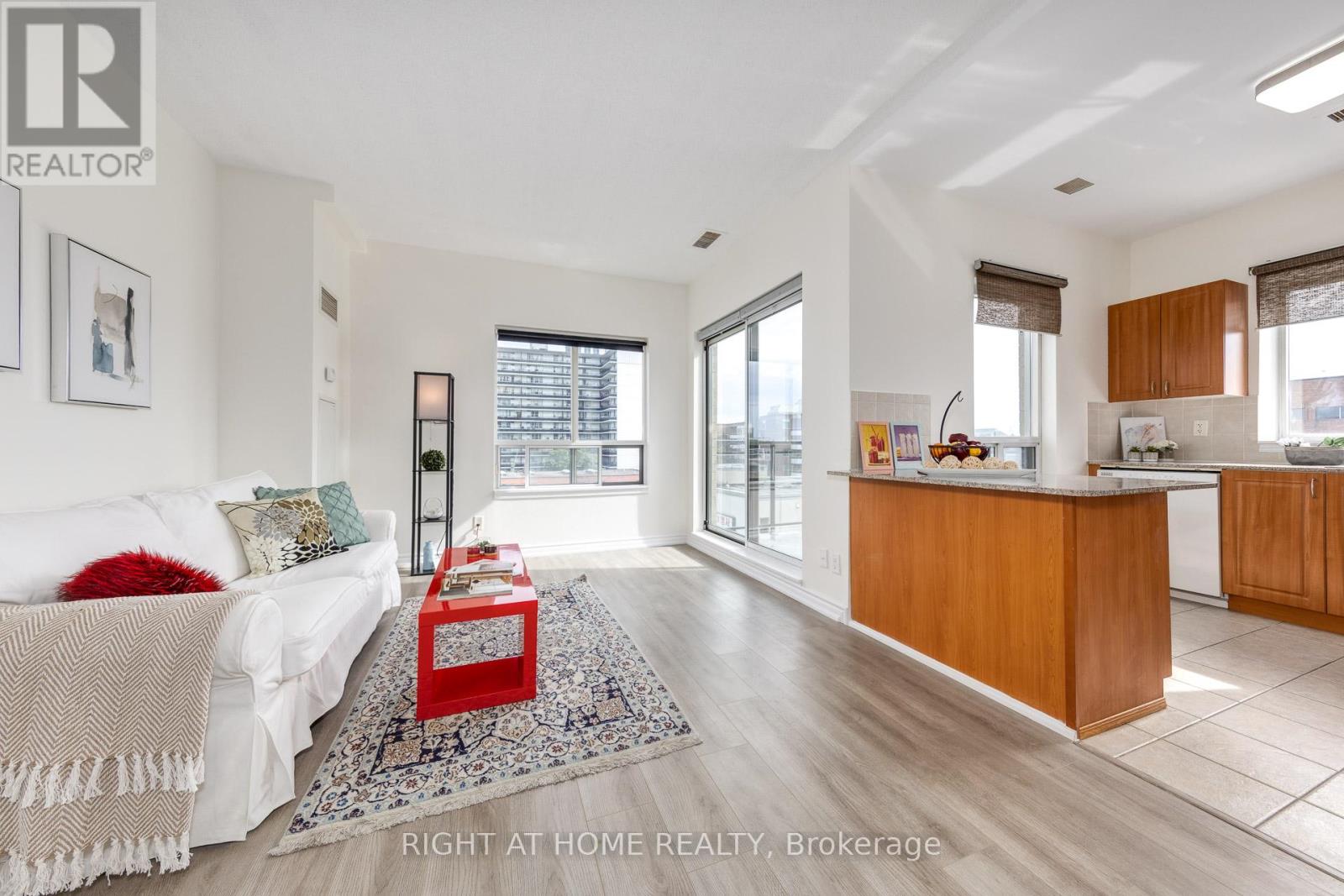 PH3 - 5940 YONGE STREET