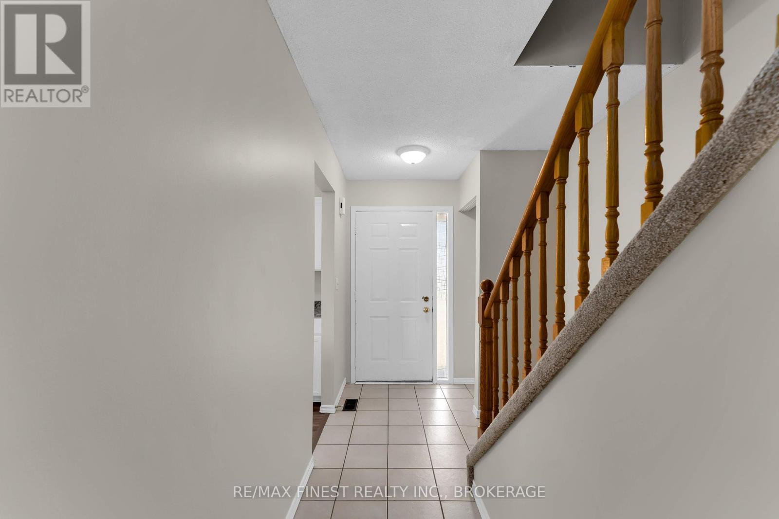 1056 REDWOOD CRESCENT