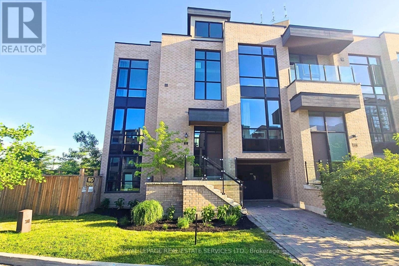 Photo 1 of 42 — 82 PONY FARM DRIVE, Toronto (Willowridge-Martingrove-Richview), ON M9R0B3
