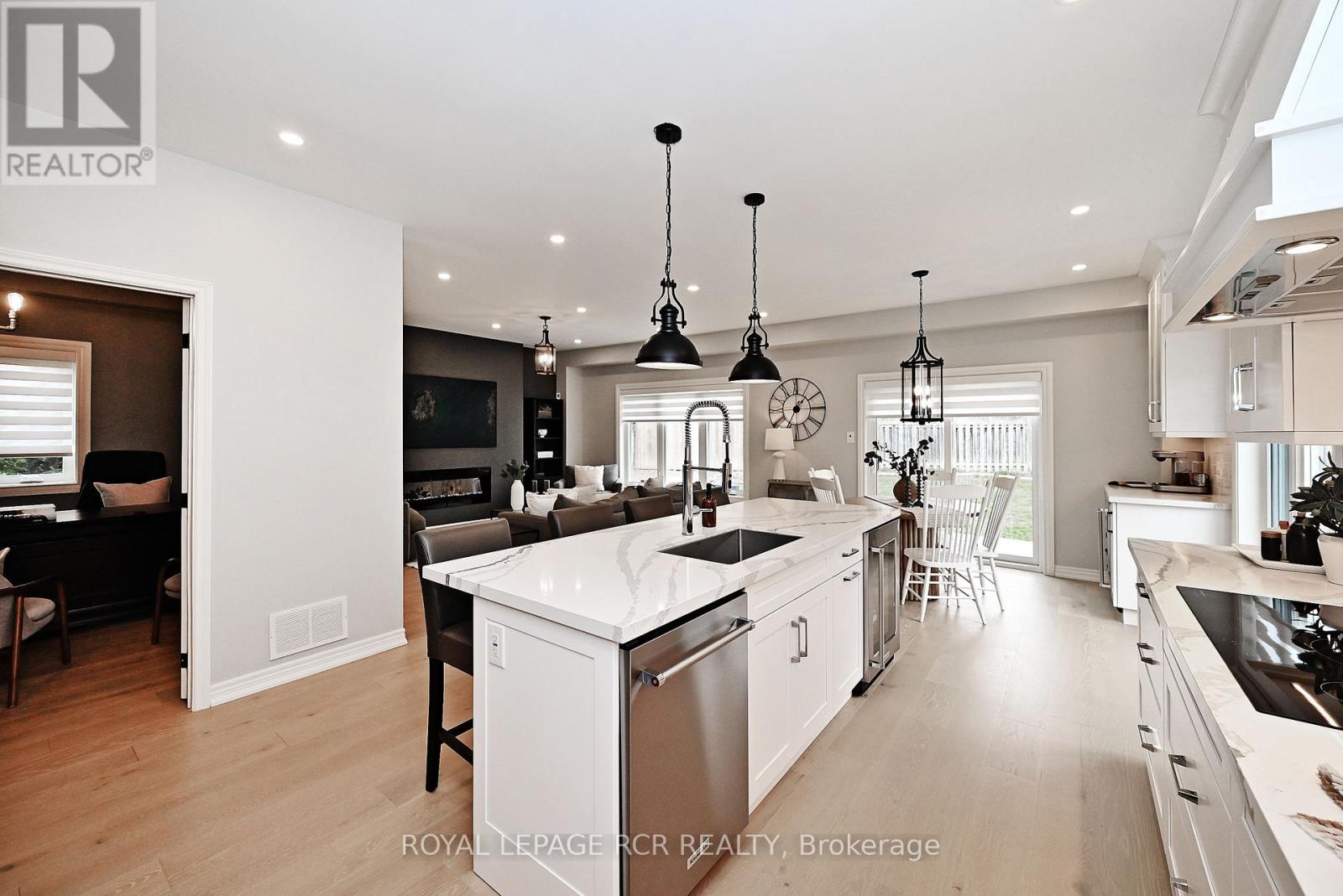109 WOODBURY CRESCENT