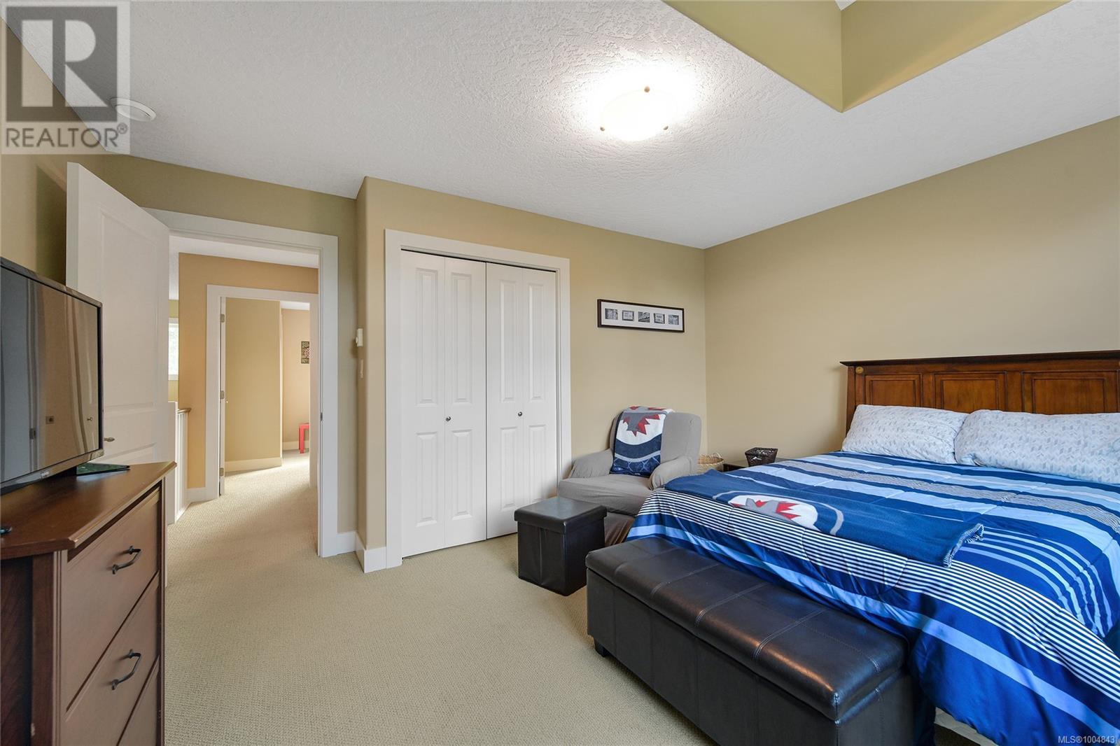 5B 7250 West Saanich Rd