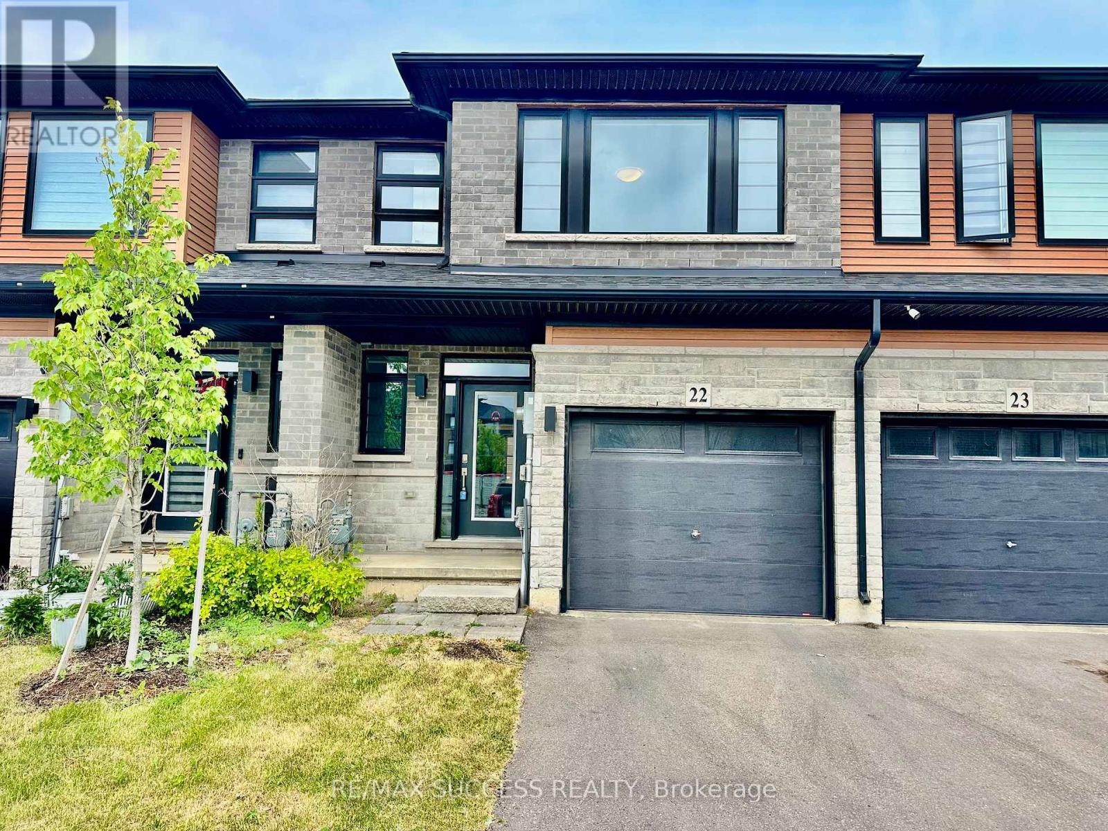 22 - 461 BLACKBURN DRIVE