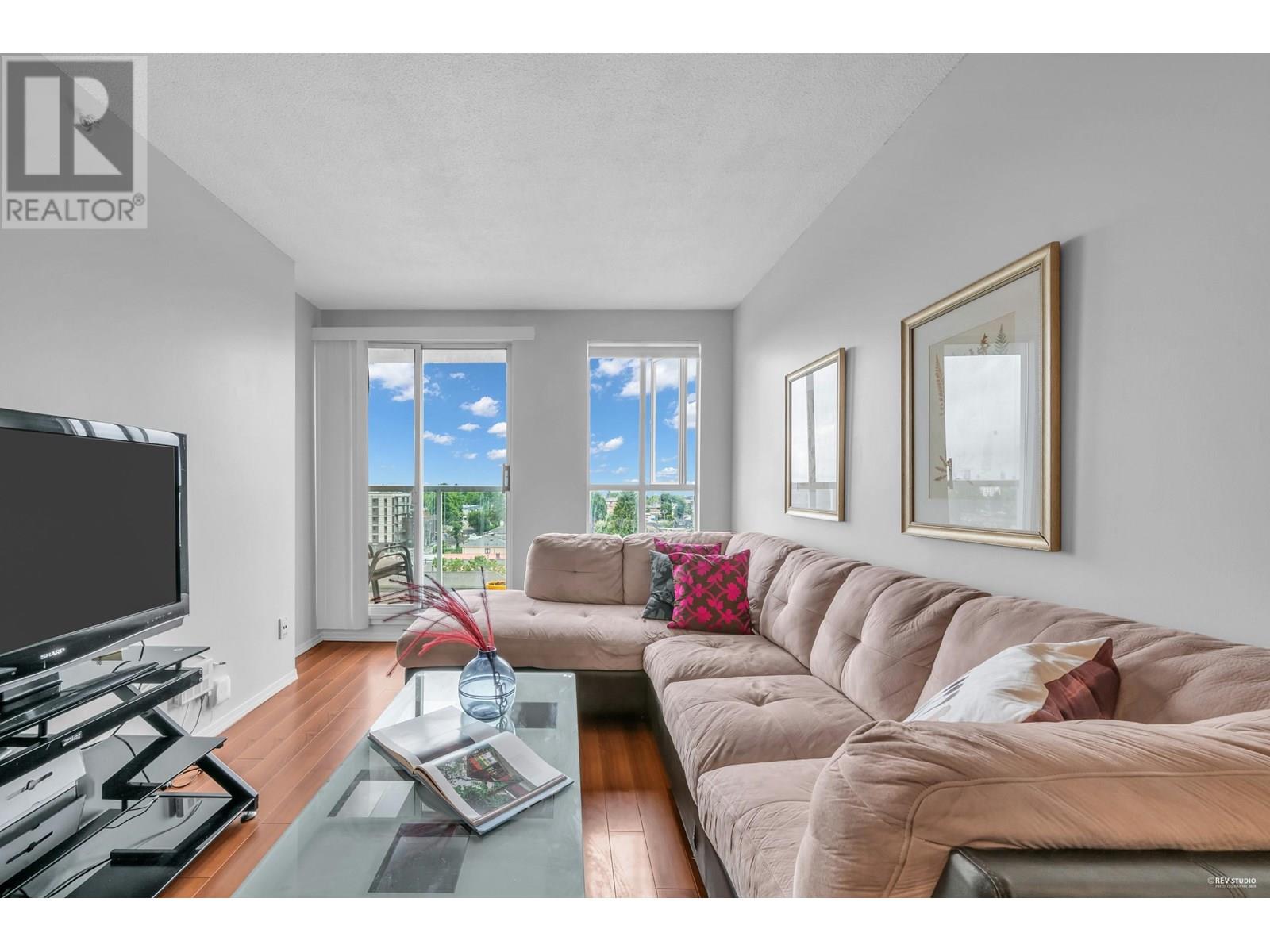 1007 3489 ASCOT PLACE