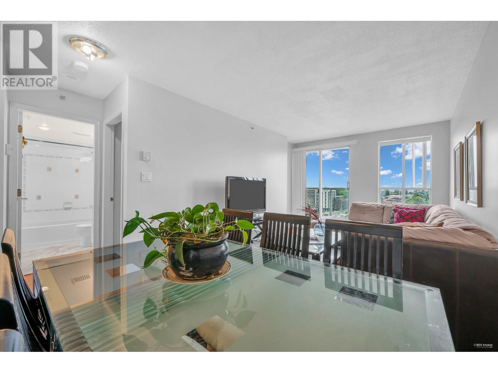 1007 3489 ASCOT PLACE