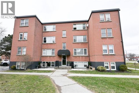 2418 NEW Street Unit# 11 Burlington ON L7R1J6