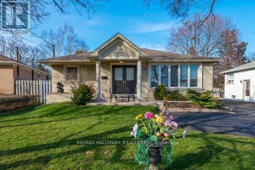 Photo 1 of 9 — 415 MARYBAY CRESCENT, Richmond Hill (Crosby), ON L4C2X5
