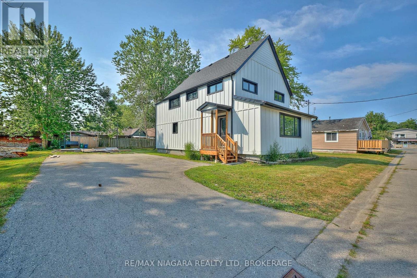LOWER - 19 MACCABEE AVENUE