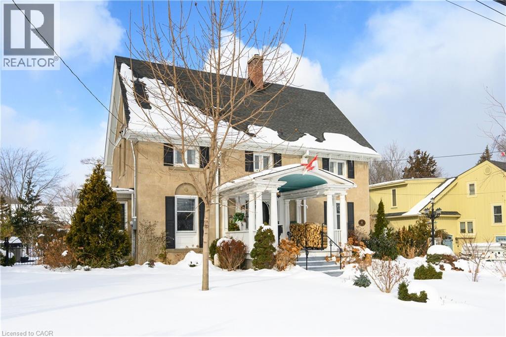 14 ROBINSON Street S