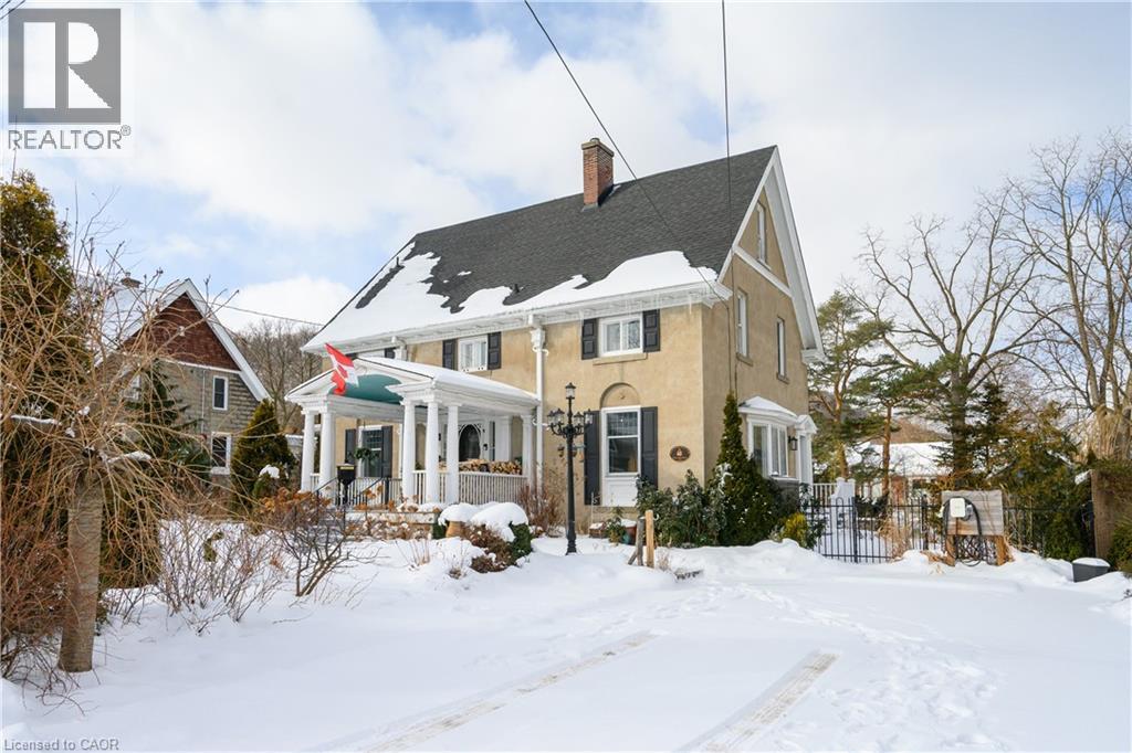 14 ROBINSON Street S