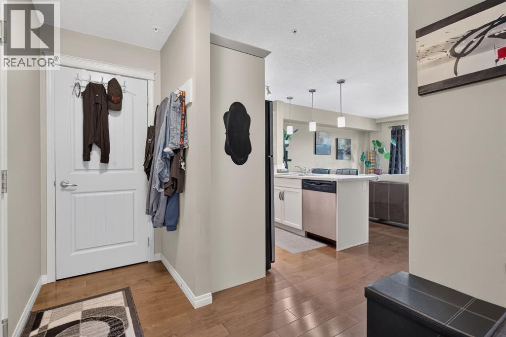 204, 406 Cranberry Park SE
