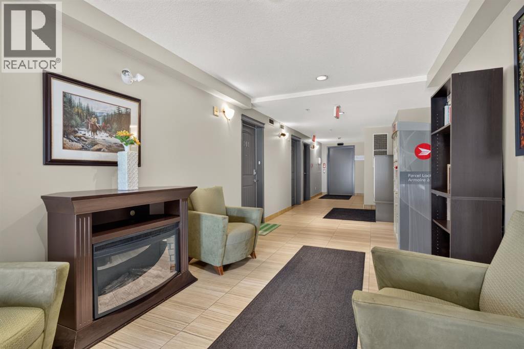 204, 406 Cranberry Park SE