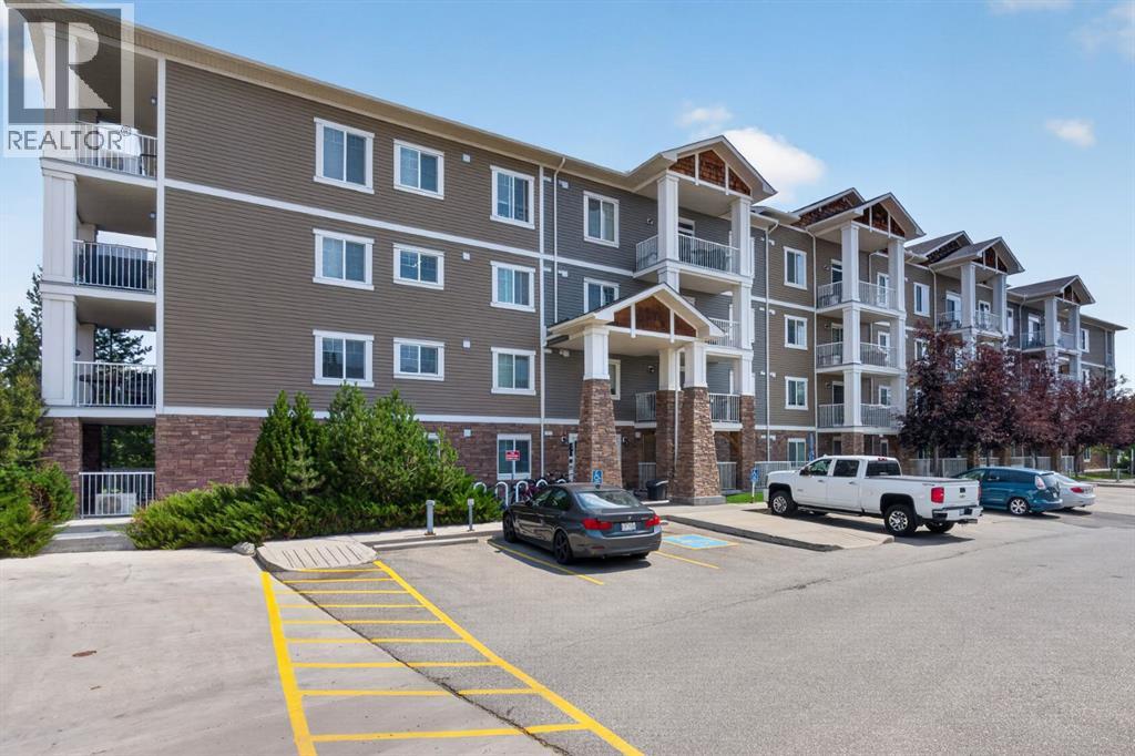 204, 406 Cranberry Park SE