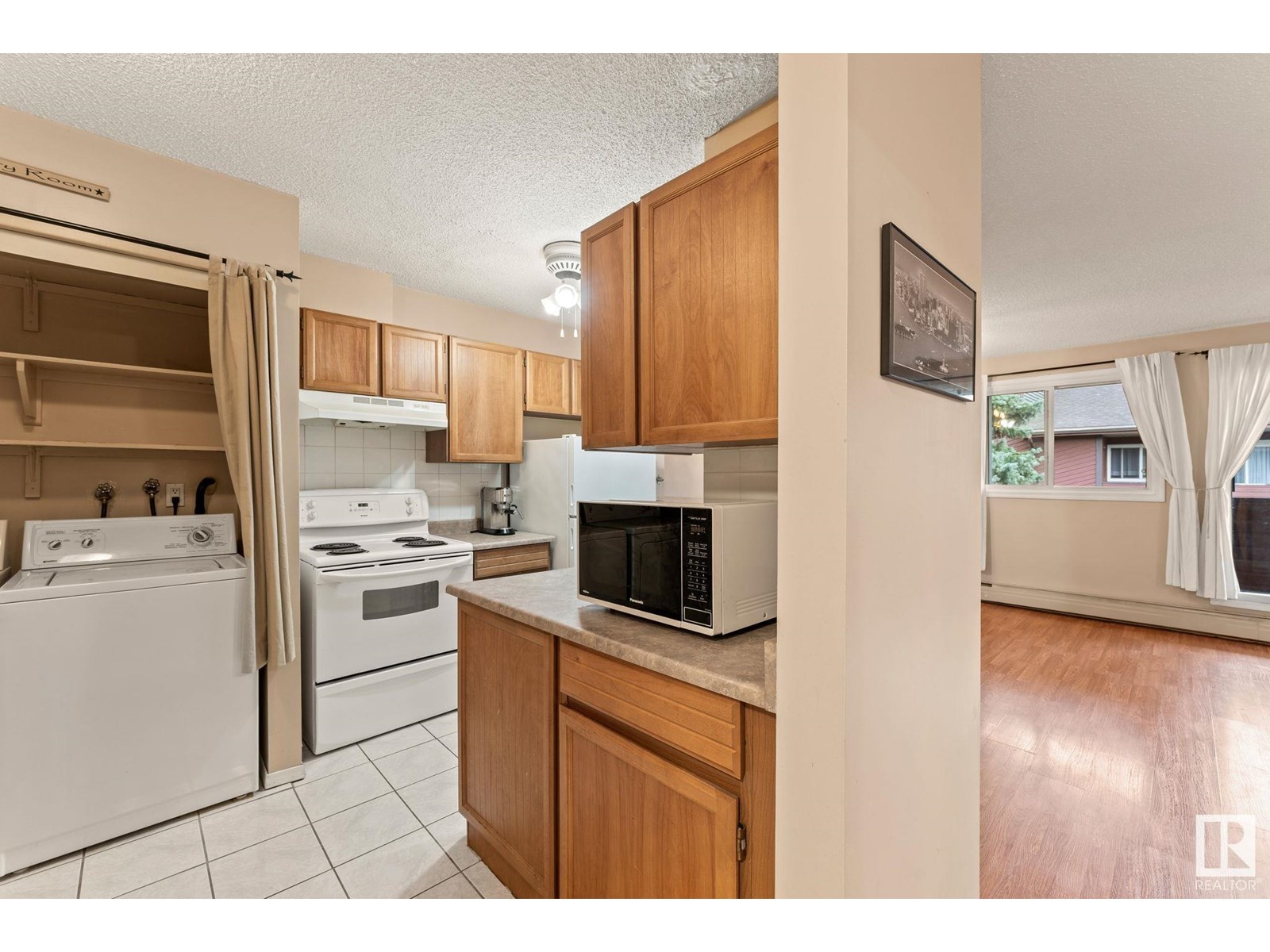 #311 2315 119 ST NW