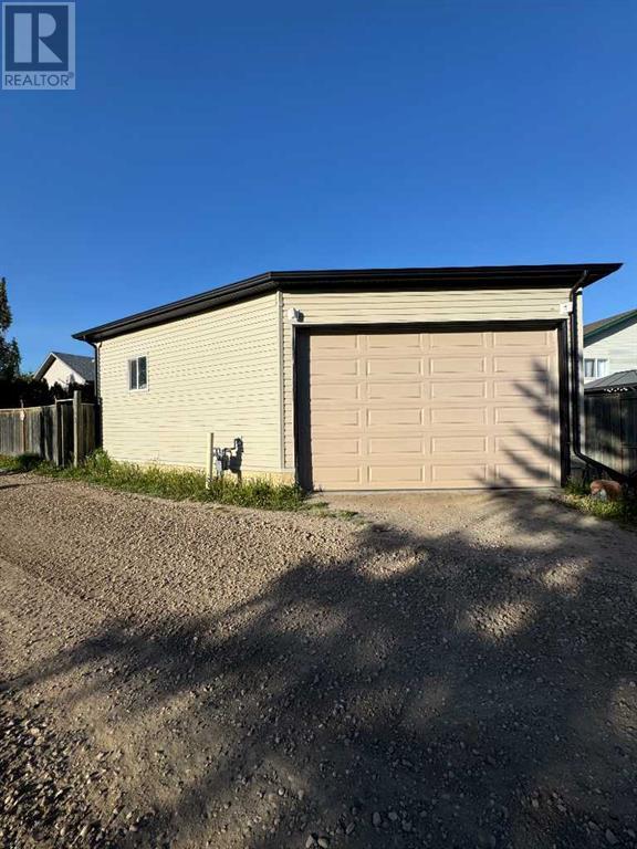 148 Stonegate Crescent NW
