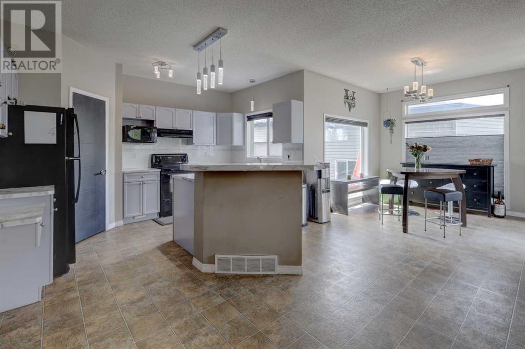 148 Stonegate Crescent NW