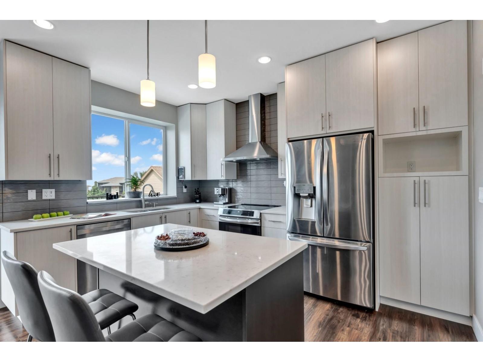 6185 REXFORD DRIVE|Promontory