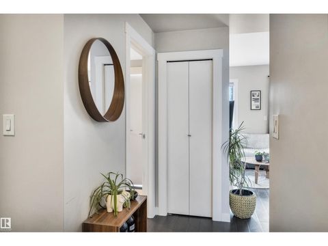 #2503 10410 102 AV NW Edmonton AB T5J0E9