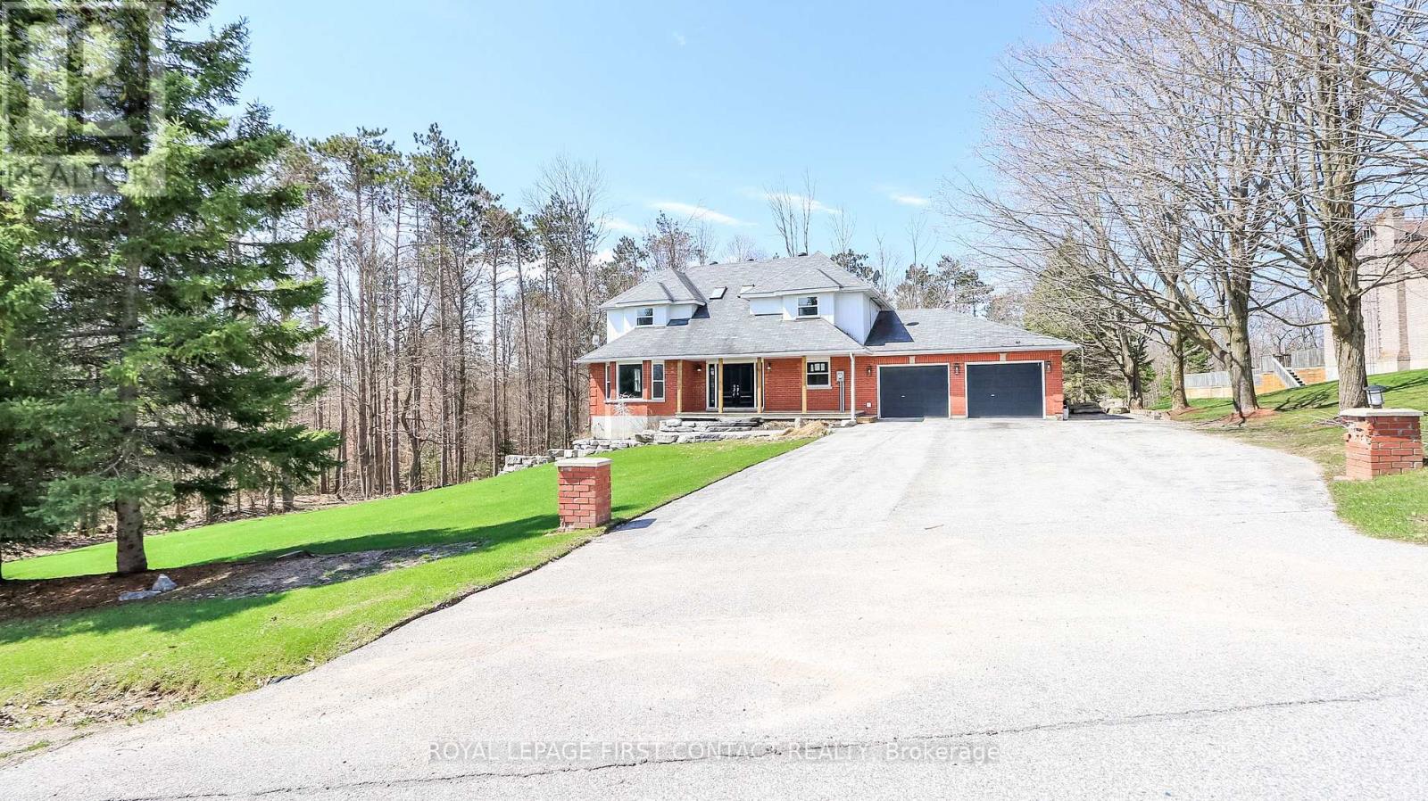 Photo 1 of 50 — 602 SCARLETT LINE, Springwater, ON L0L1V0