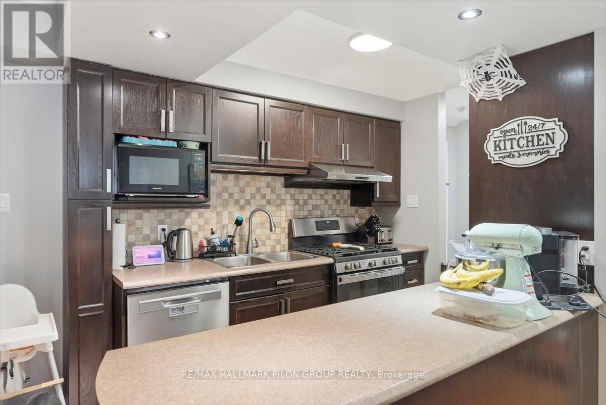 100 - 902 NOTRE DAME STREET