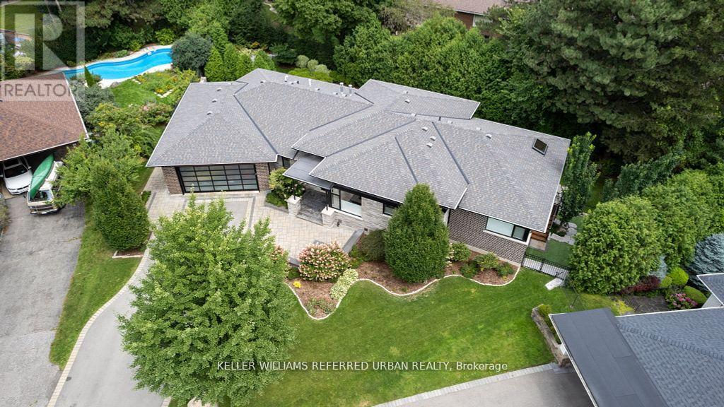 18 PLUMBSTEAD COURT