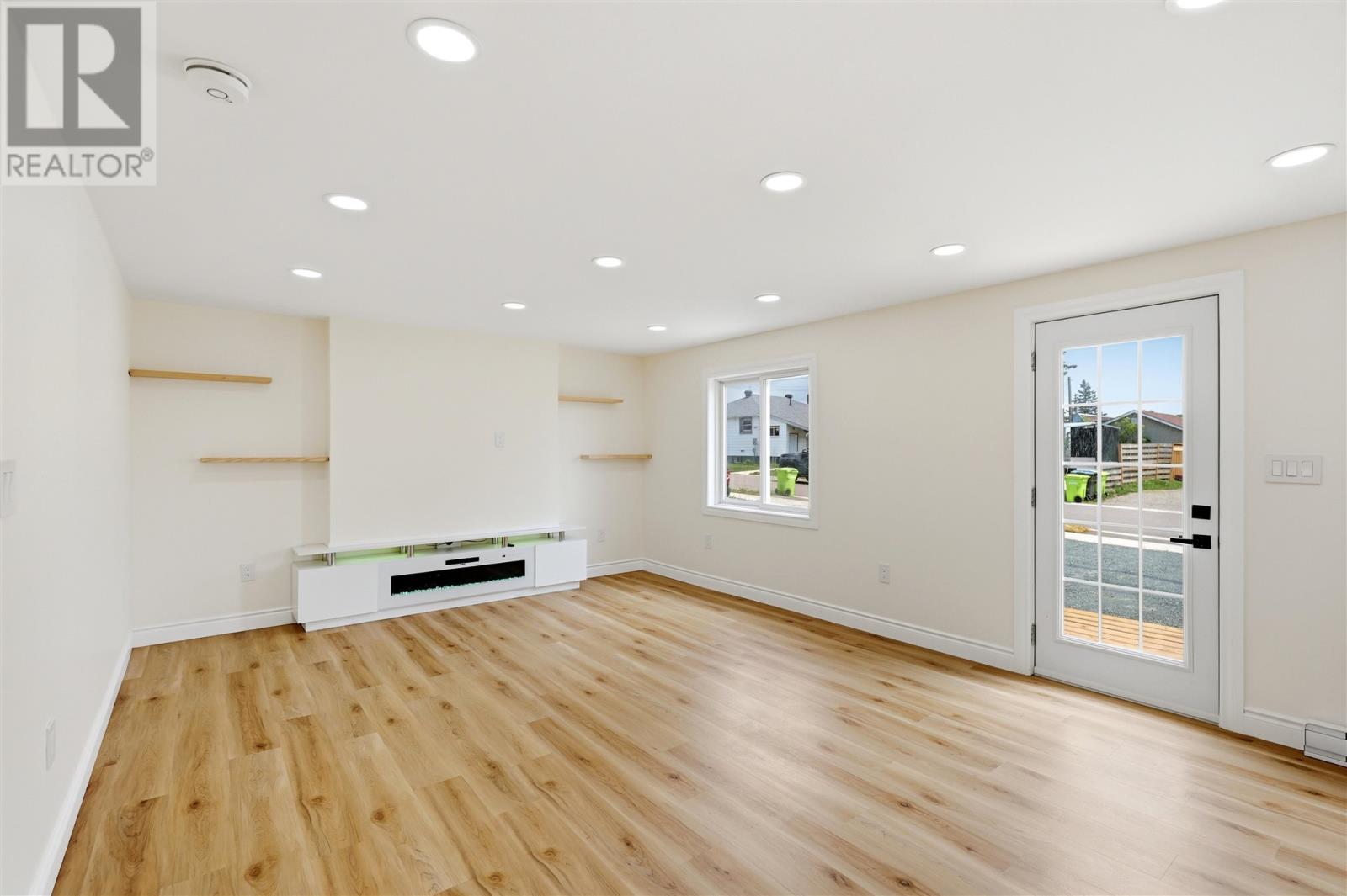 27 Blake AVE - Photo 4