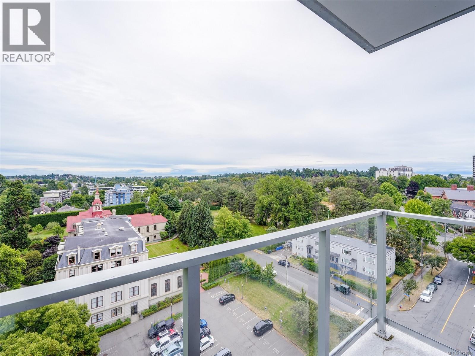 1303 777 Belleville St