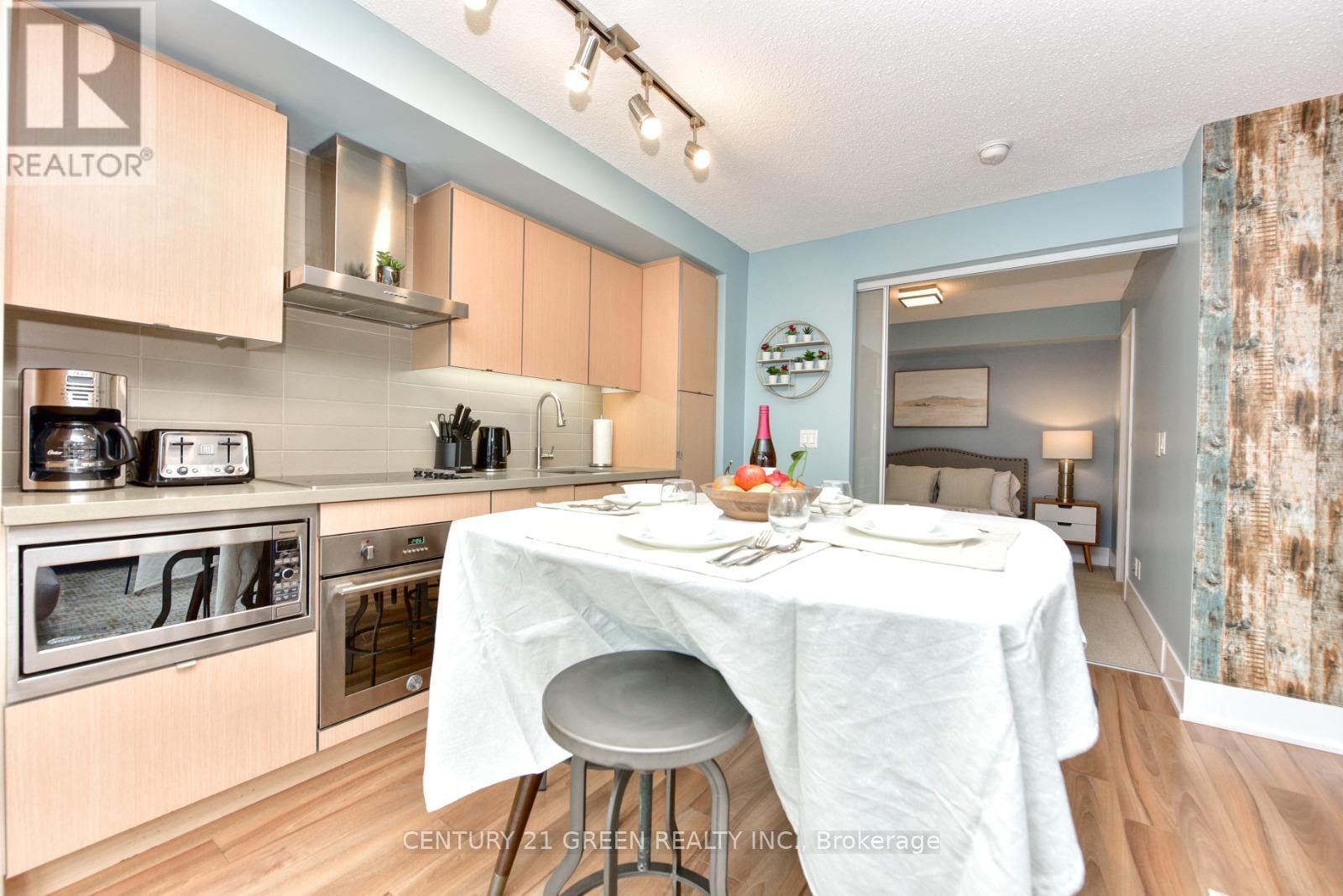 1014 - 300 FRONT STREET W